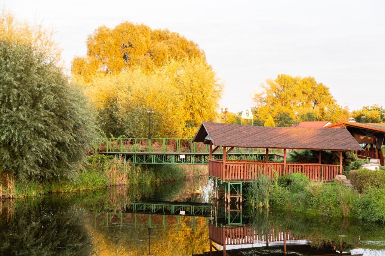 Hotel Nenufar Kościan Екстериор снимка